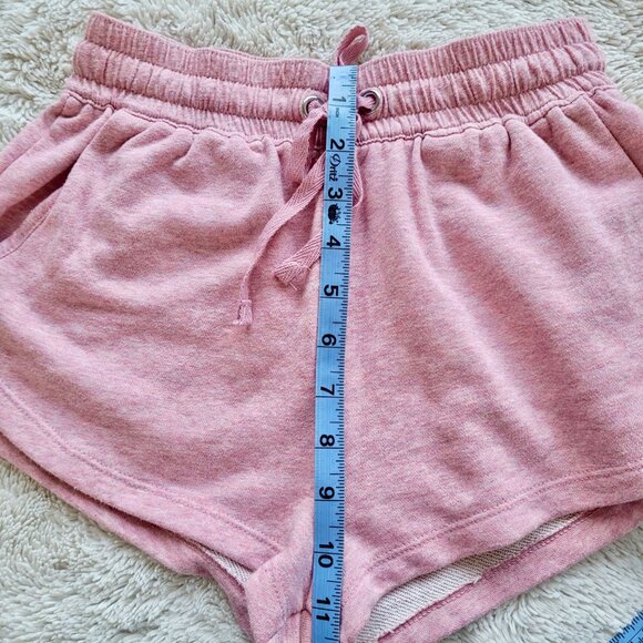 ๐ 2/$25๐ H&M Basics | Cute Sweatshorts in Light Pink - Picture 8 of 9